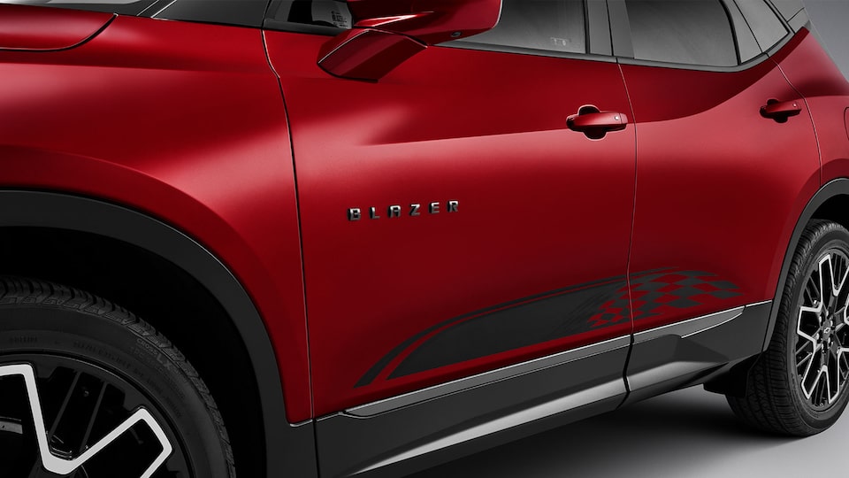 Calcomanía lateral en negro carbón para tu camioneta mediana, Chevrolet Blazer 2025