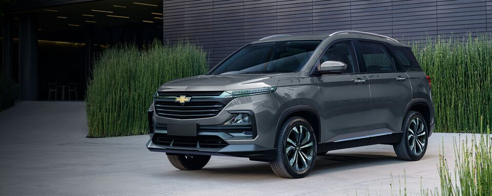 Chevrolet Captiva 2024, mejor camioneta SUV familiar con faros de halógeno, barras de techo y rines en aluminio de 18 pulgadas