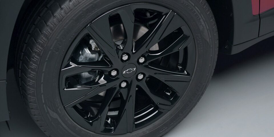 Rines de aluminio en color negro para Chevrolet Tracker RS