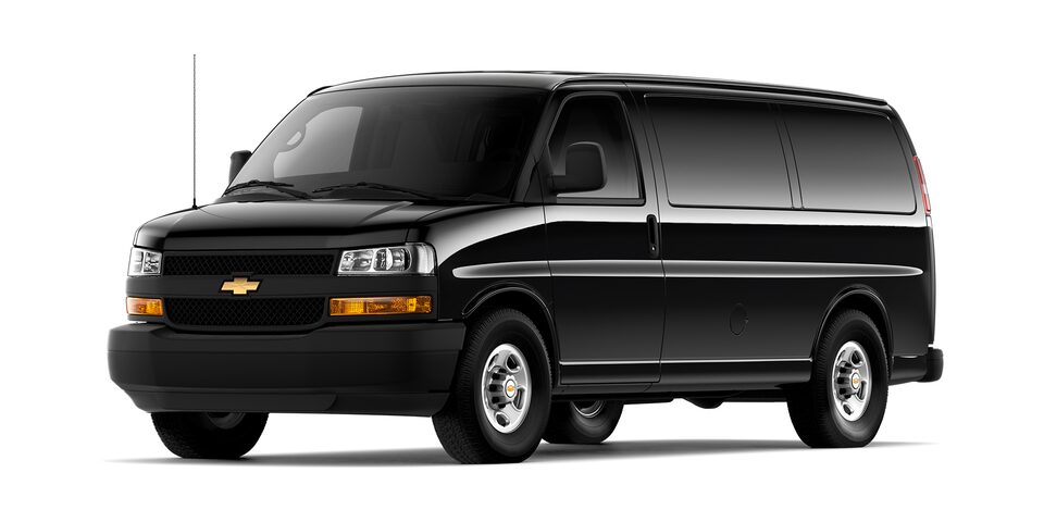 Chervolet Express Van 2024 en color negro.