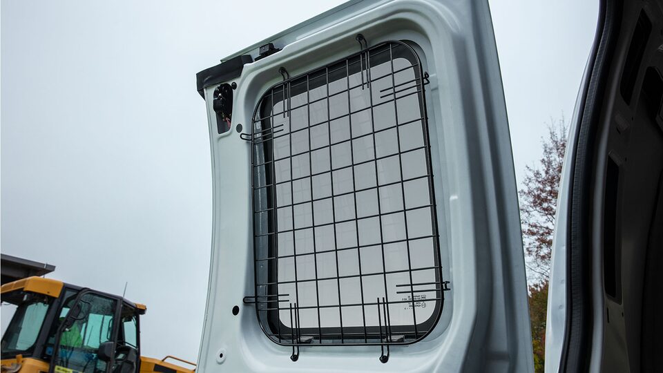 Rejilla de protección entre pasajeros y zona de carga para puerta dividida (conductor) Chevrolet Express Van 2025